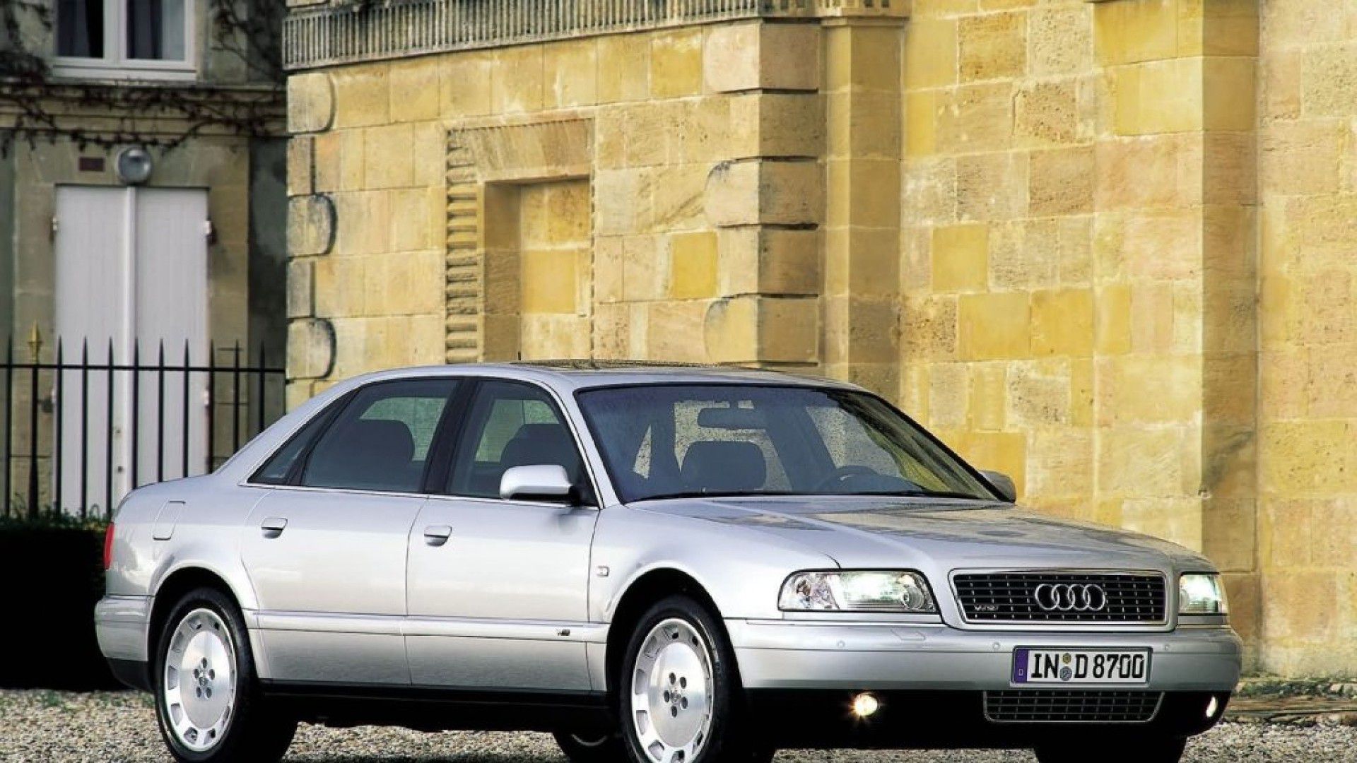 Audi S8 (1994 to 2003)